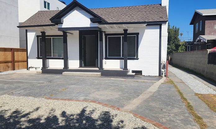 950 N Kingsley Dr property thumbnail